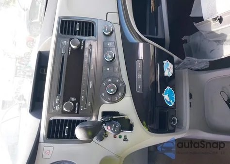 2011 Toyota Sienna Le V6 from USA, damaged, VIN 5TDKK3DC1BS129910